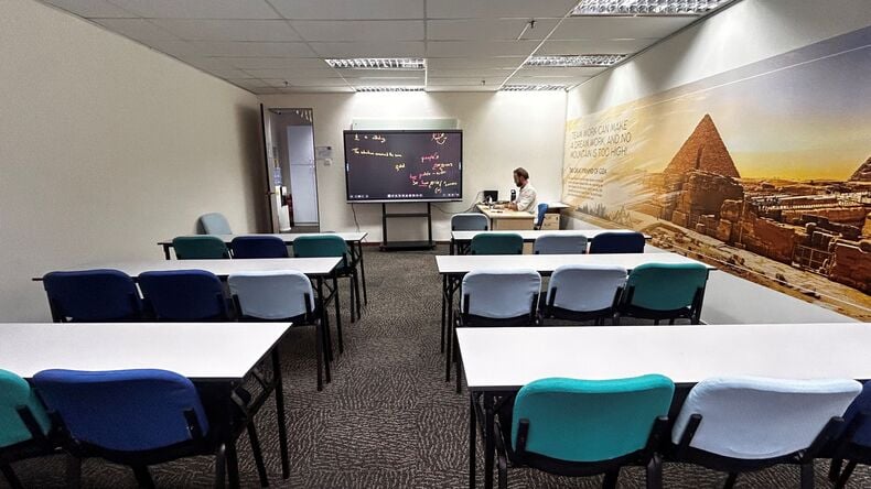 International Academy of Business & Technology 缩略图 4